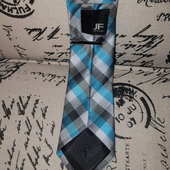 Slim Tie (J. Ferrar) - Picture 2 of 2
